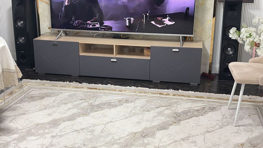 Продам тумбу по телевизор