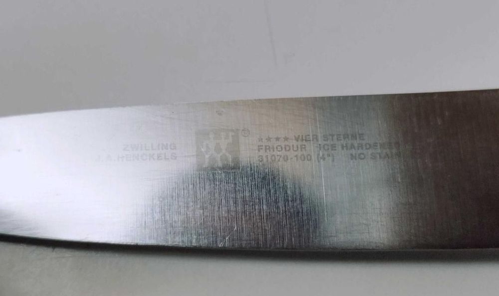 Cutit Zwilling pentru decojit legume