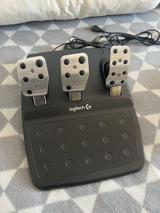 Logitech G920 + Shifter + Педали | Xbox / PC | Като нов