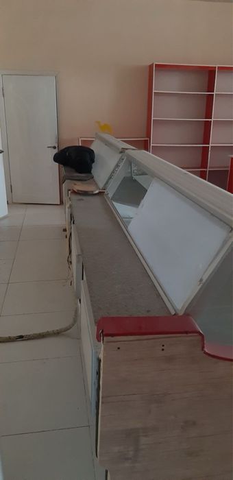 Холодильник витрина сотилади