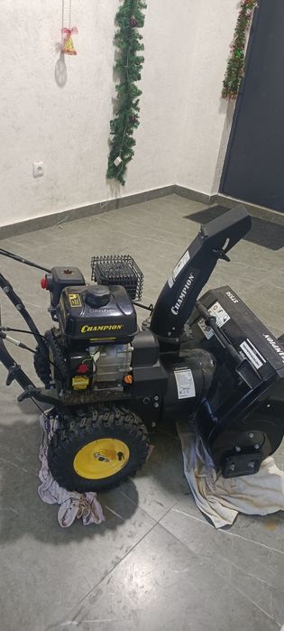 Продам снегоуборщик.