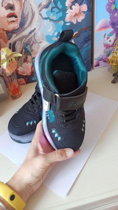 Кроссовки -ролики 30 размер