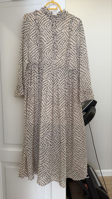 Платья каждая по 5000