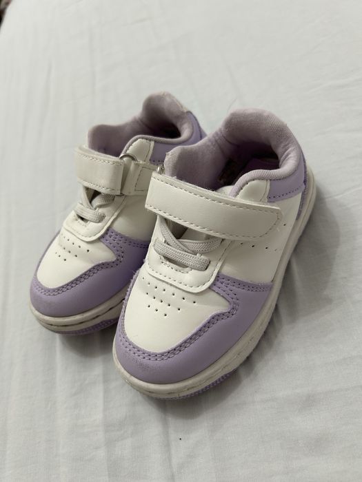 Детские кроссовки