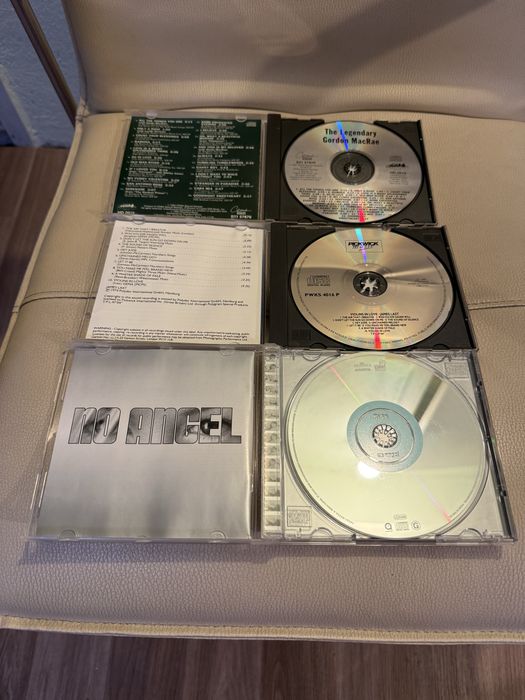 Оригинални матрични музикални компакт дискове/Music CD