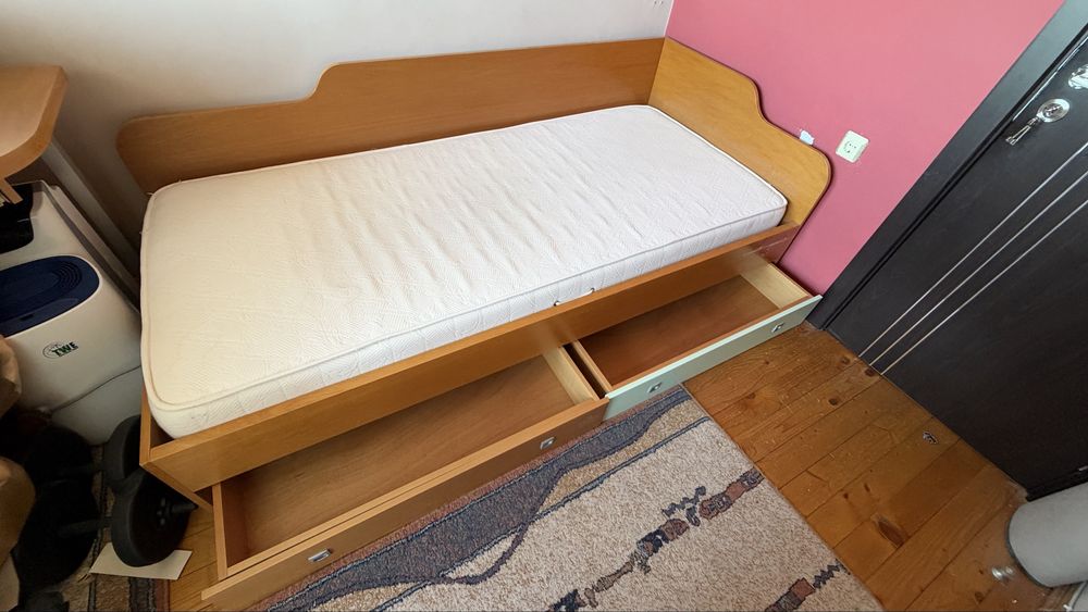 Единично легло MDF