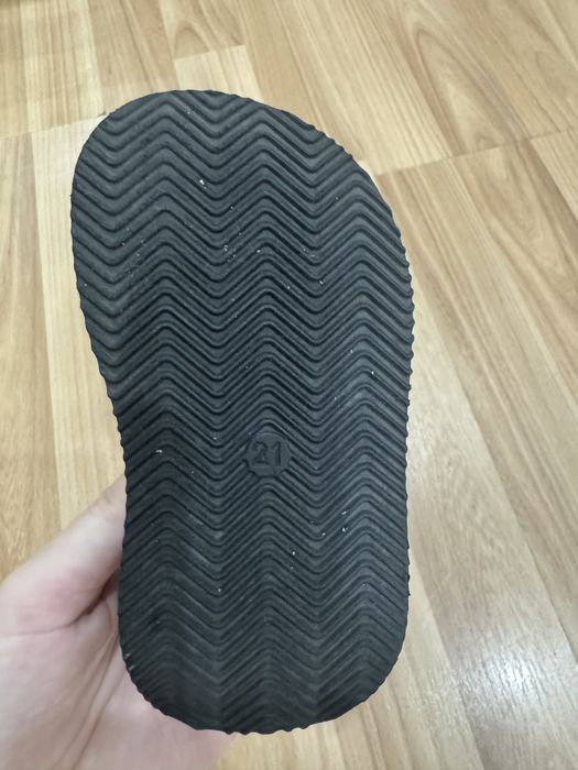 Продам сандали