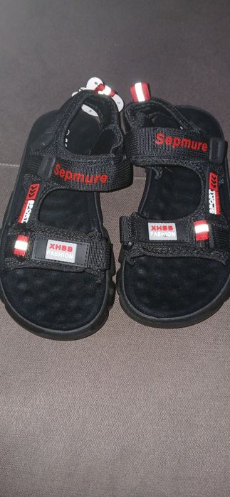 Продам детские сандали