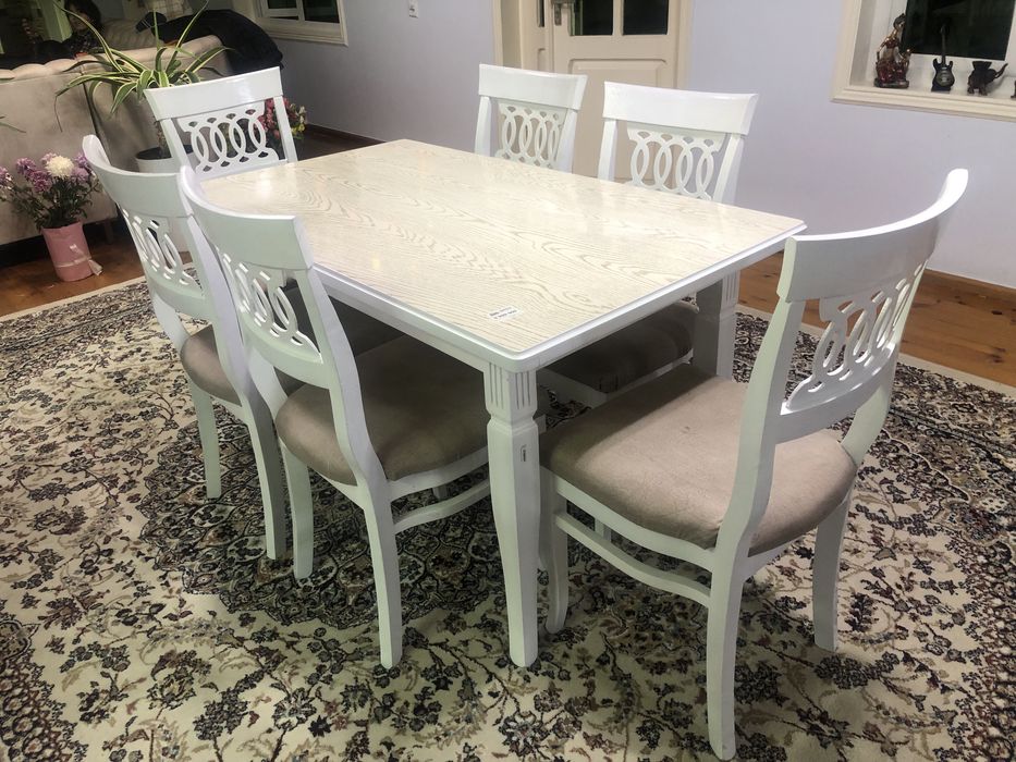 Стол и 6 стульев