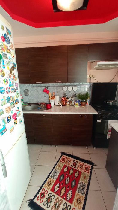 Inchiriez apartament