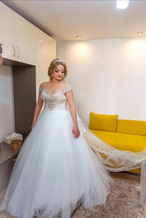 Rochie de mireasa tip printesa