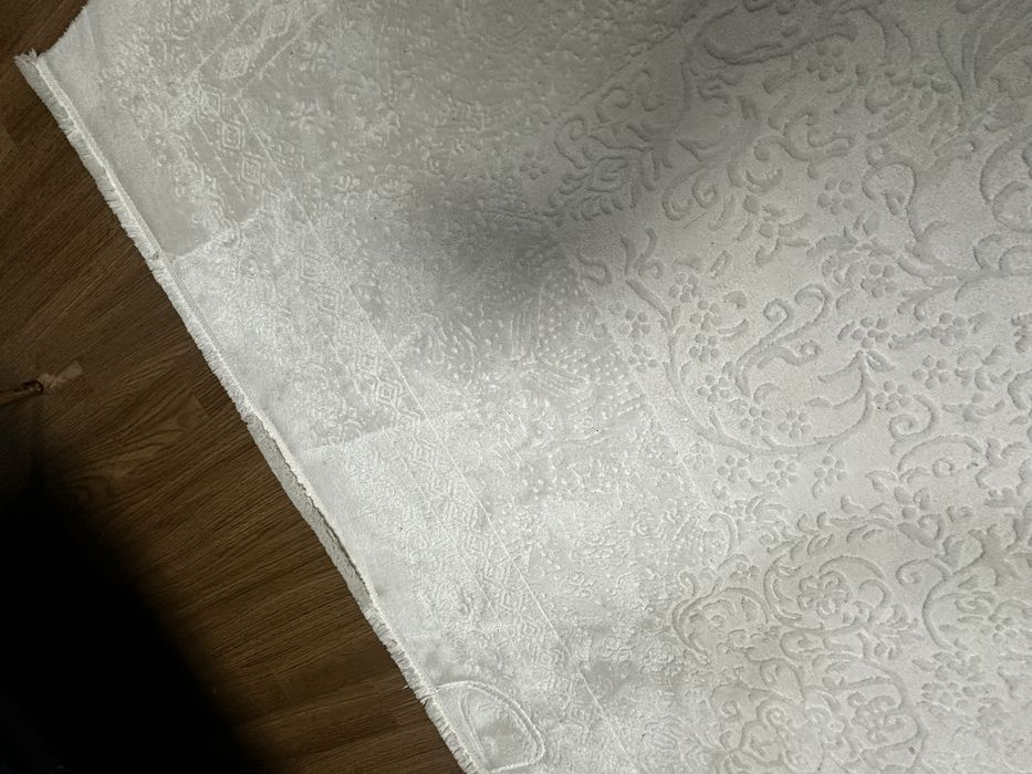 Ковры четыре шт, разных размеров