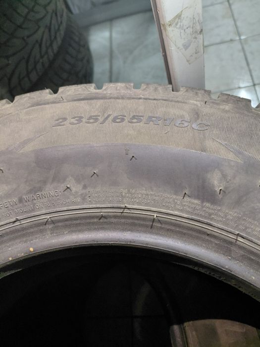Продам резину 235/65/16С