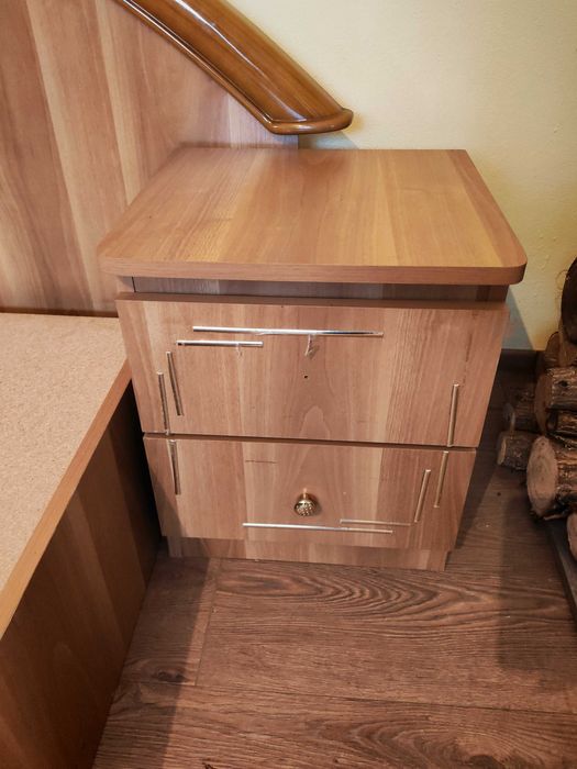 Set complet mobilier dormitor – Șifonier, pat matrimonial și comodă cu oglindă (NEGOCIABIL)