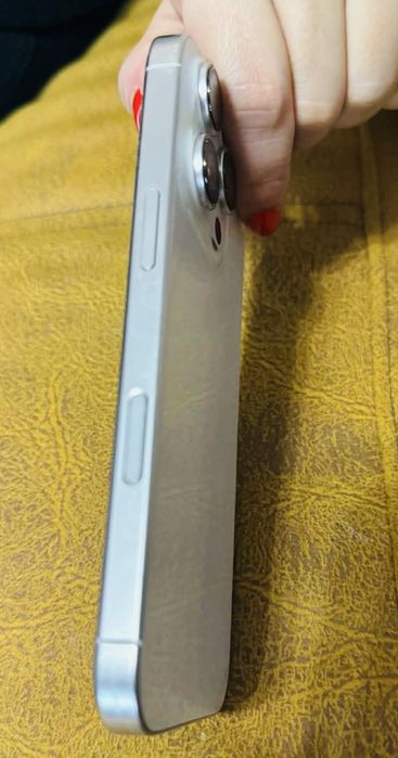 Телефон Iphone 16 pro