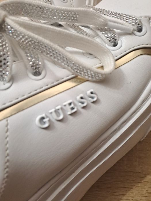 Guess (37 номер)