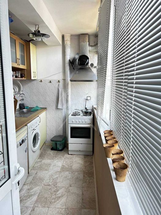 Продава се Двустаен апартамент в Бургас, Център - 50 кв.м за 2200 €/кв.м - Снимка #3