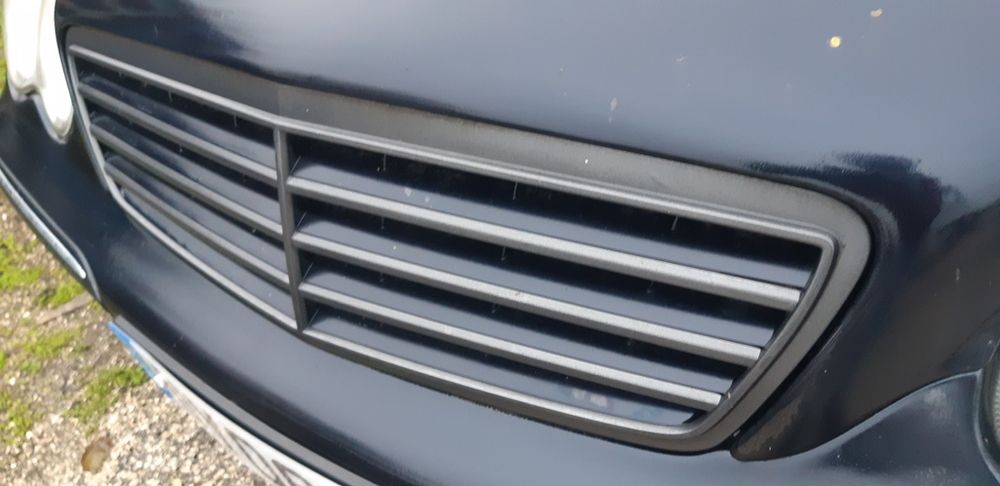 W203 Мерцедес Ц класа предна решетка фейс