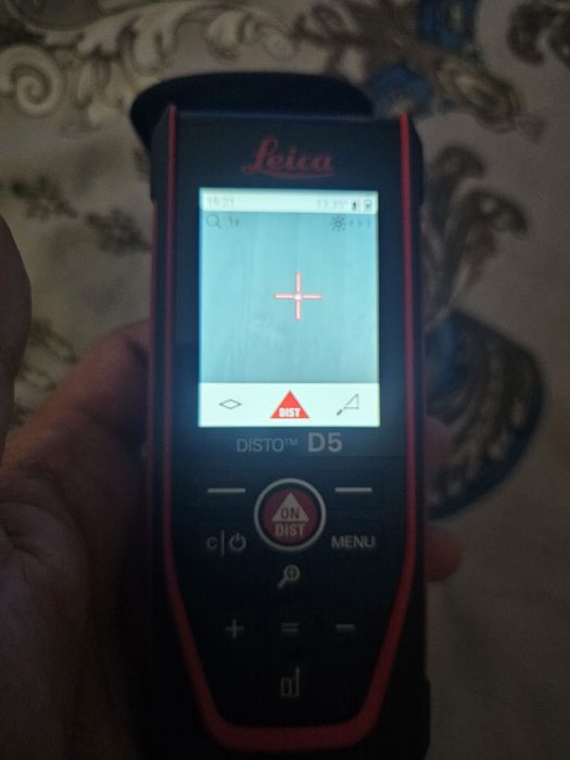 Лазерный дальномер Leica DISTO D5