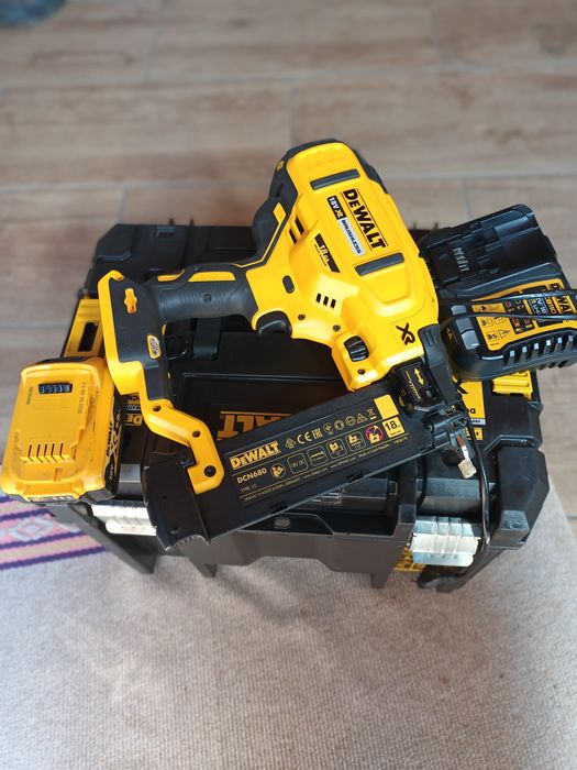 Pistol cuie dewalt 18v