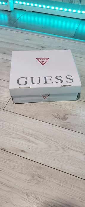 Guess оригинални сникърси