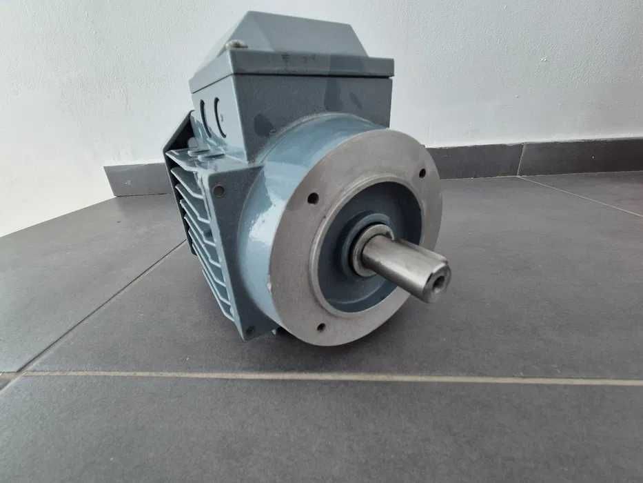 Motor trifazic ABB 0.75kw, 2850 r/min
