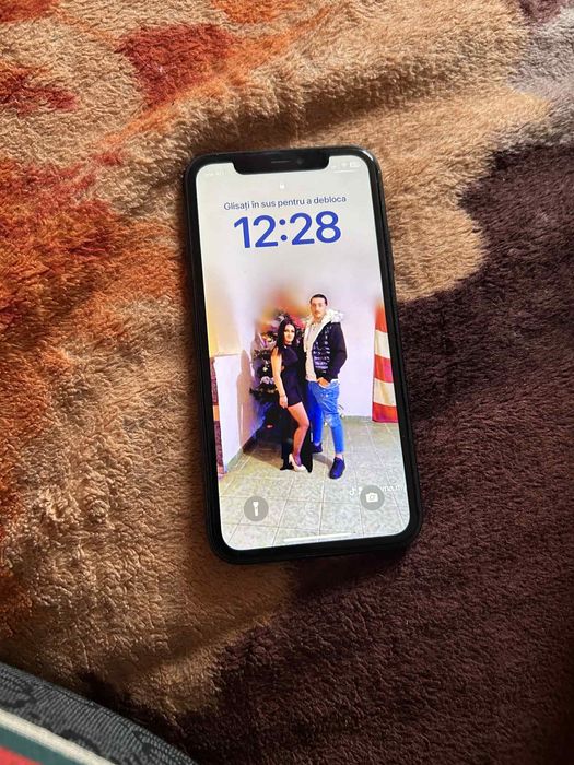Vând iPhone 11 Sau schimb