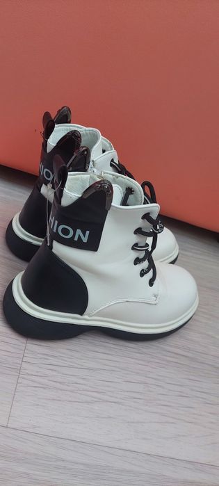 Продам обувь детский