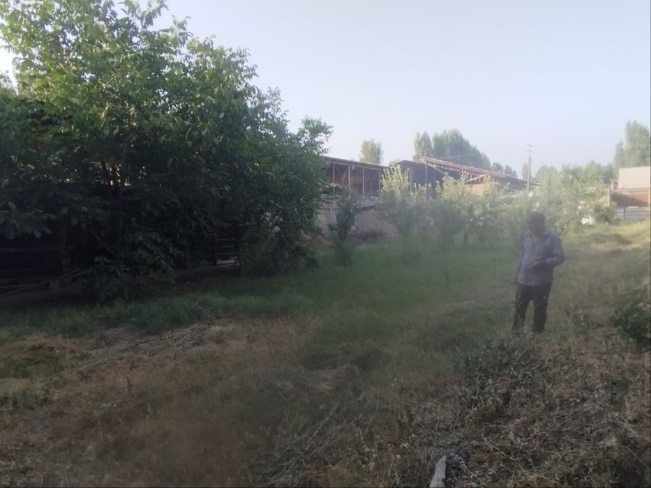 Участка сотилади