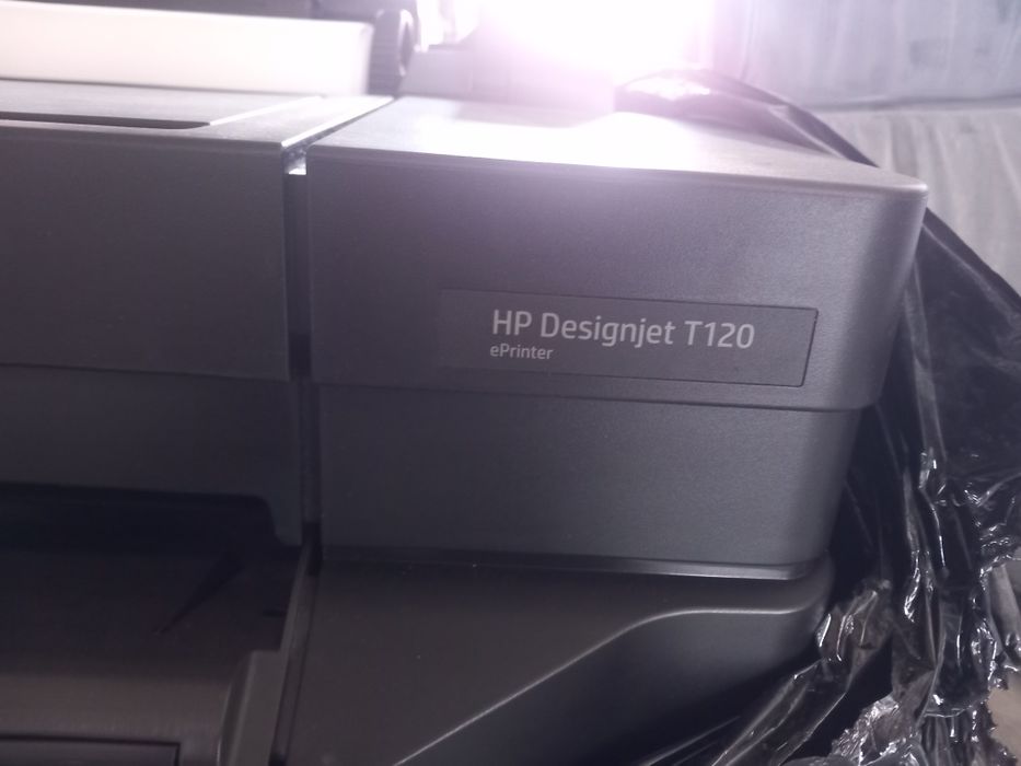 Plotter HP DesignJet T120.  OFERTĂ!!!
