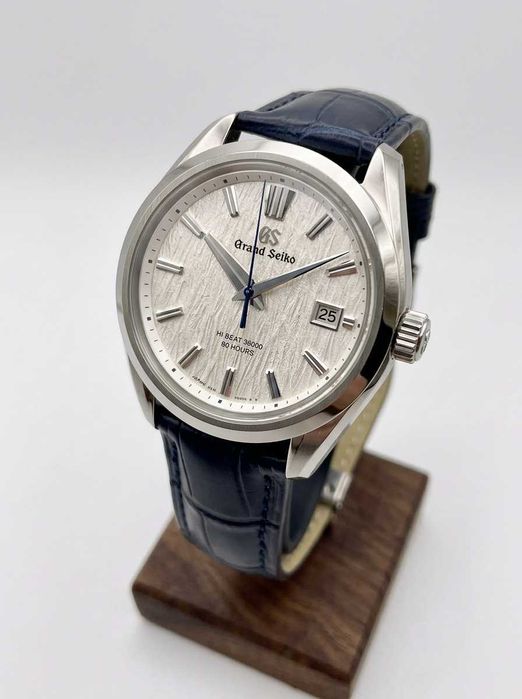 Нови часовници Seiko custom mod