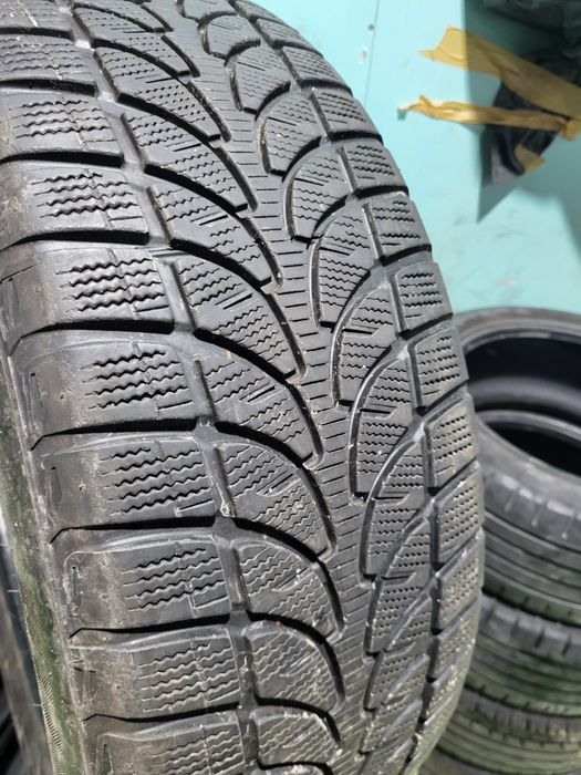 4 бр зимни 235/60/18 Bridgestone