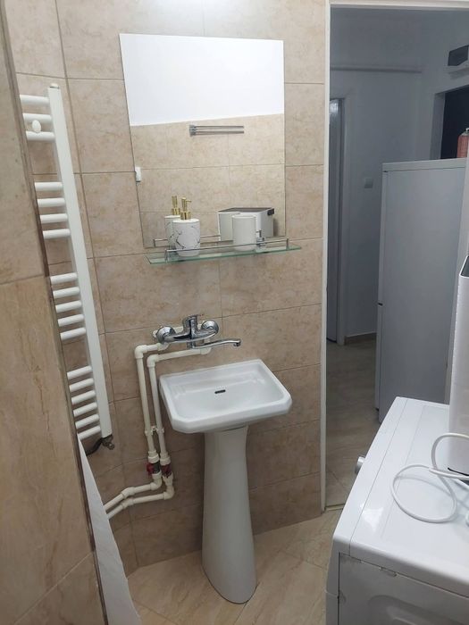 De închiriat garsonieră