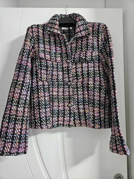 Ново късо палто размер EU 42