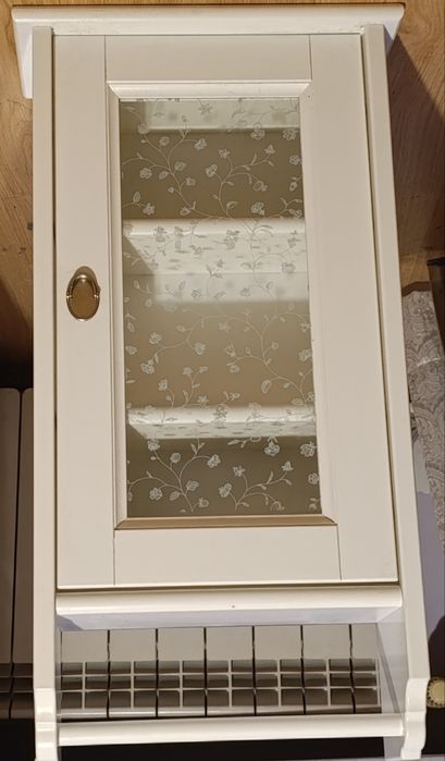 Масивно   шкафче за стена от ИКЕА -Швеция