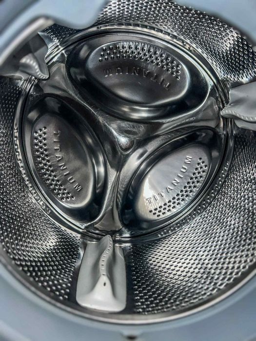 Продавам пералня със сушилня !