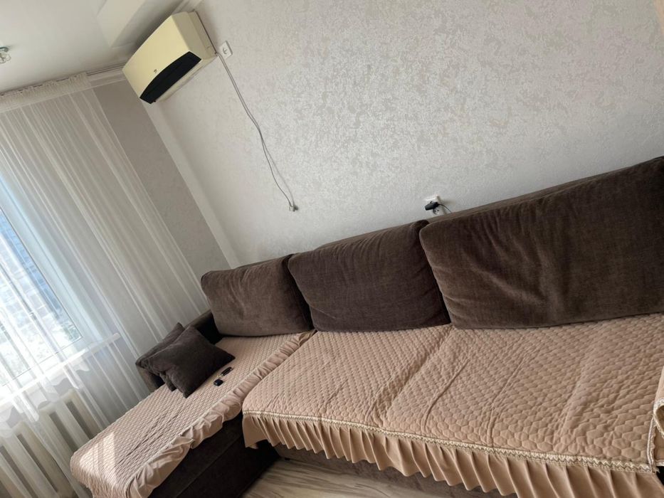 Продам диван и детский спальный гарнитур.