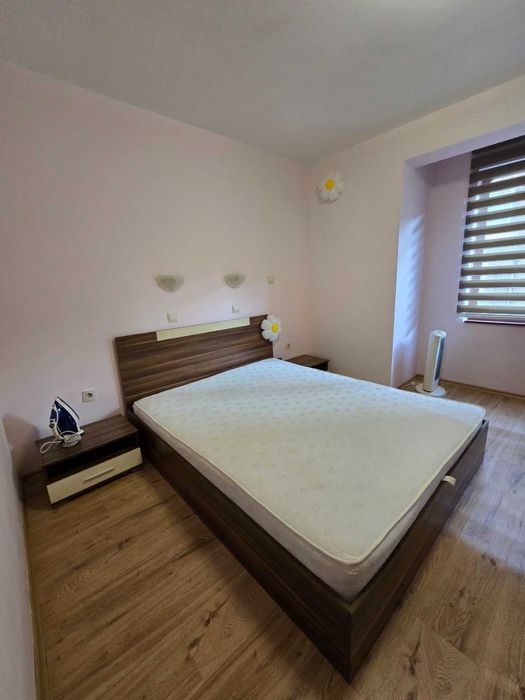 Тристаен супер център първи наемателе