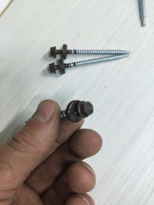 Продам кровельные саморезы