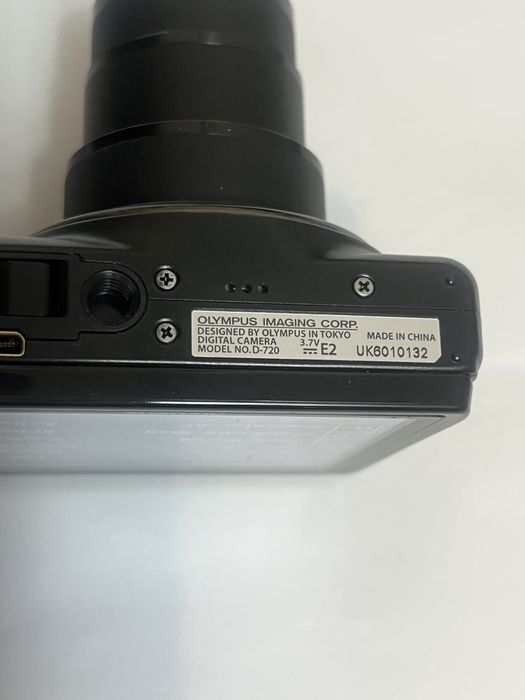 Olympus D-720 14 Mpx 10x zoom optic , metalic, foarte bun
