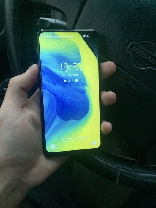 Samsung S10e  в идеальном состояний