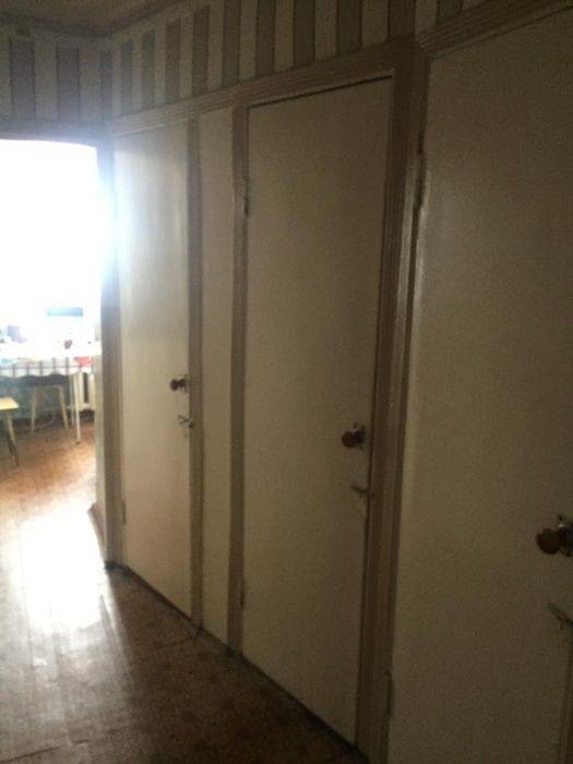 меняю  3х комнатную без долгов на 2х комнатную у.п, не выше 3 этажа