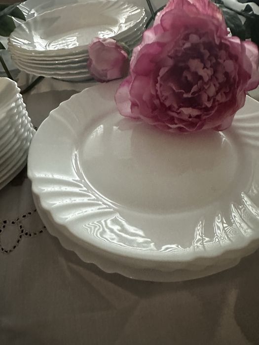 Сервиз за хранене бял