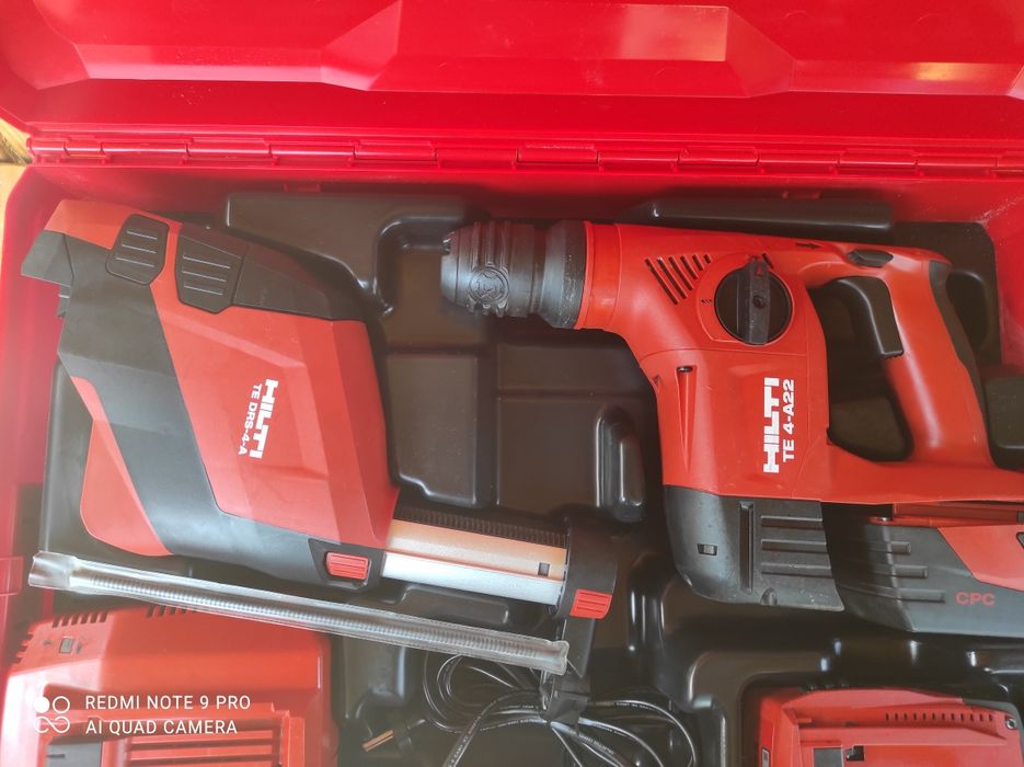 Hilti rotopercutor pe acumulatori cu aspirator.