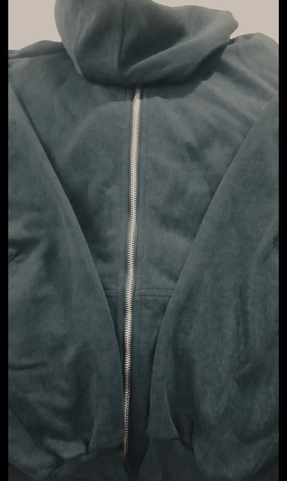 Разбираю гардероб,футболки и худи