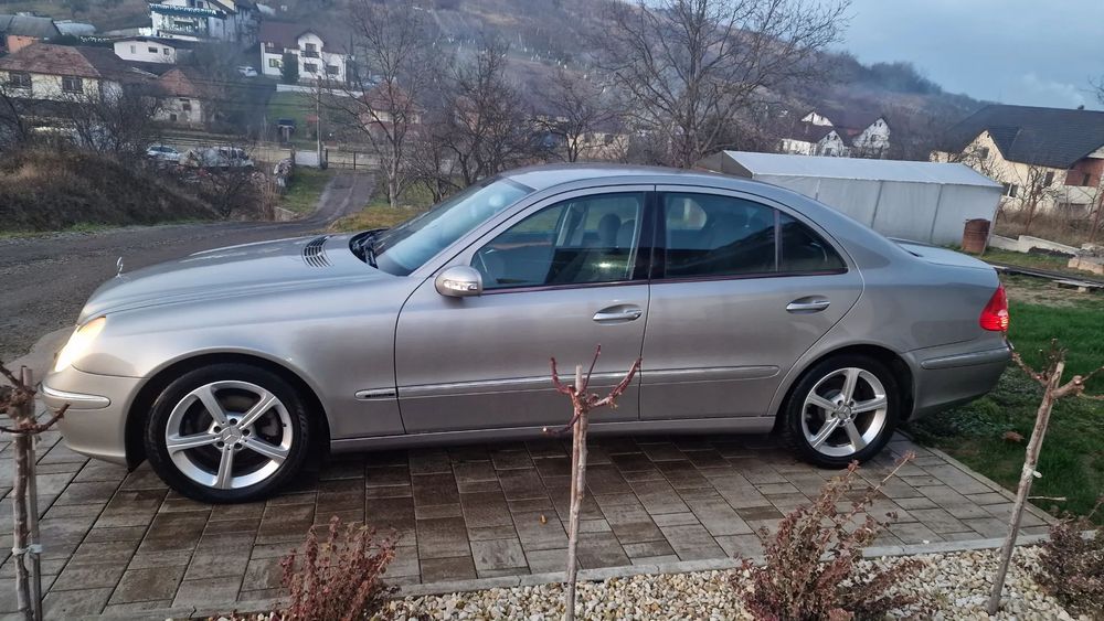 Mercedes-Benz E Stare foarte buna , baterie noua