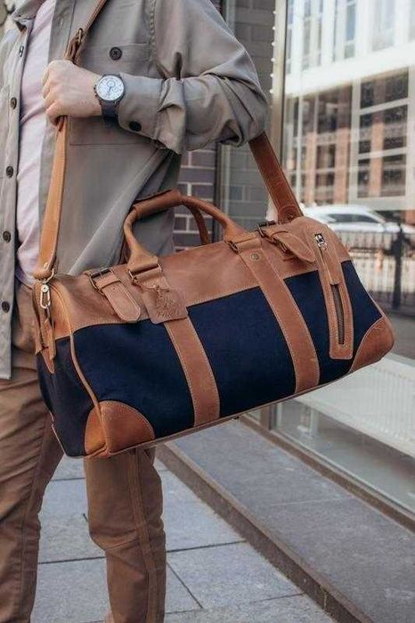 Geantă de voiaj. Piele naturală și pânză groasă