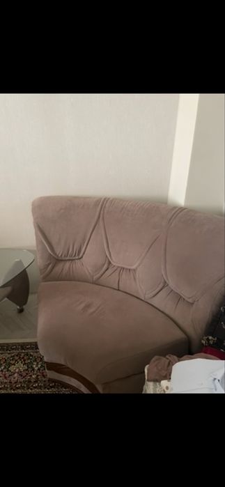Продам угловой диван с креслом