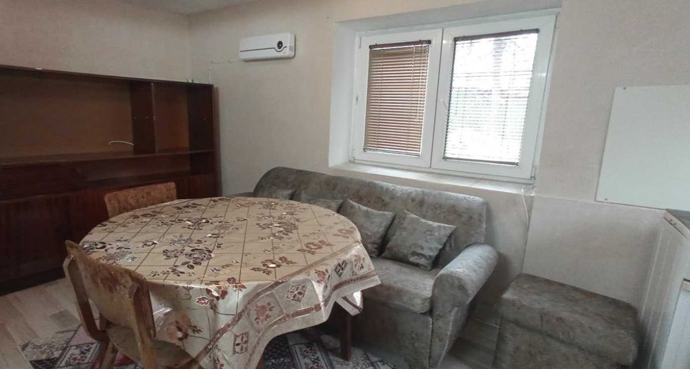 Дава се под наем Двустаен апартамент в Пловдив, Център - 50 кв.м за 204 € - Снимка #2