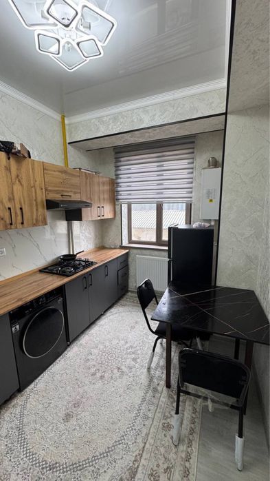 Сдается 1х комнатная квартира на 2 этаже Крытый рынок 250$